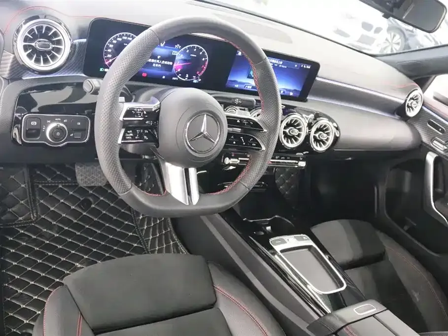 Mercedes-Benz A-Class — фото 10