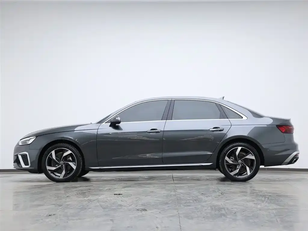 Audi A4L 2022 из CN, фото 5