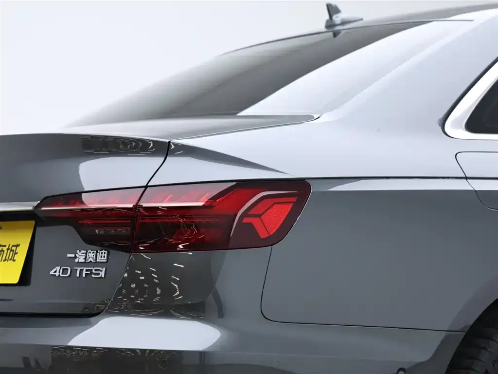 Audi A4L 2022 из CN, фото 7