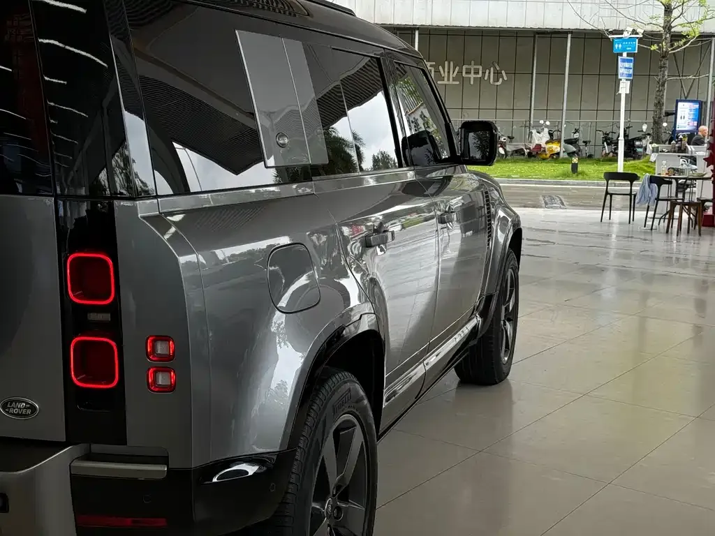 Land Rover Defender — фото 5