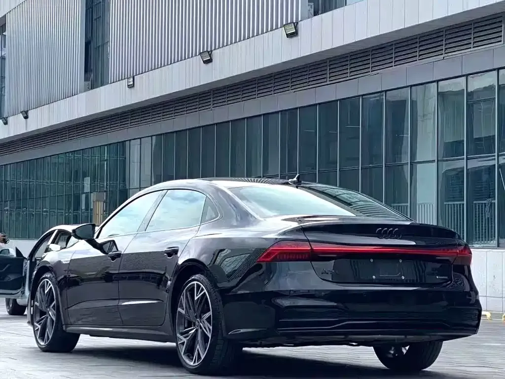 Audi A7L 2023 из CN, фото 4