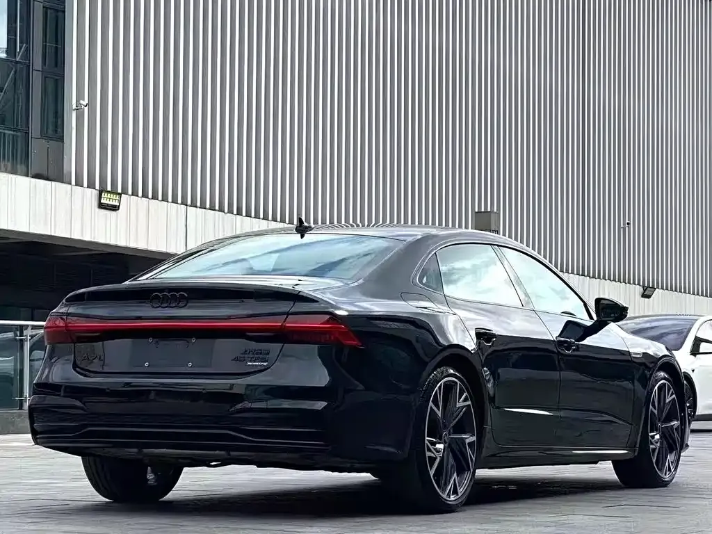 Audi A7L 2023 из CN, фото 5