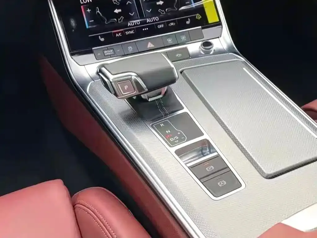 Audi A7L 2023 из CN, фото 9