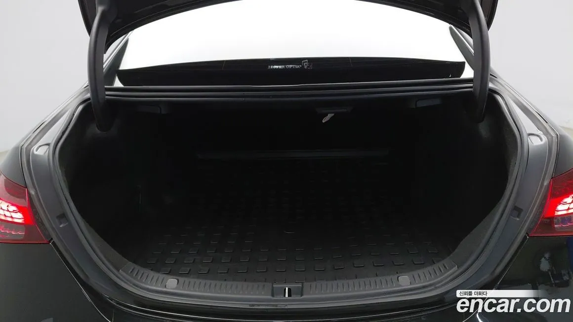 Mercedes-Benz E-Class 2022 из KR, фото 9