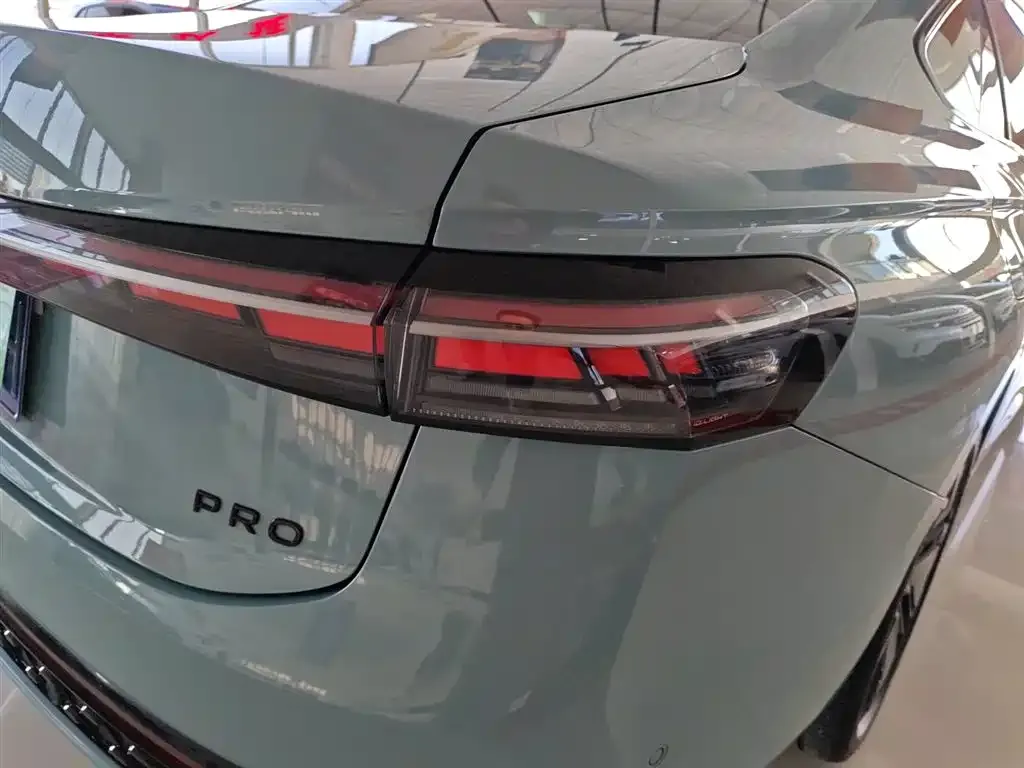 Volkswagen Passat 2024 из CN, фото 8