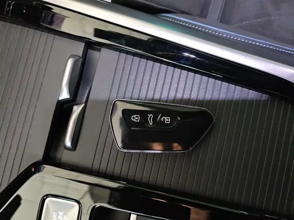 Volkswagen Passat 2024 из CN, фото 9
