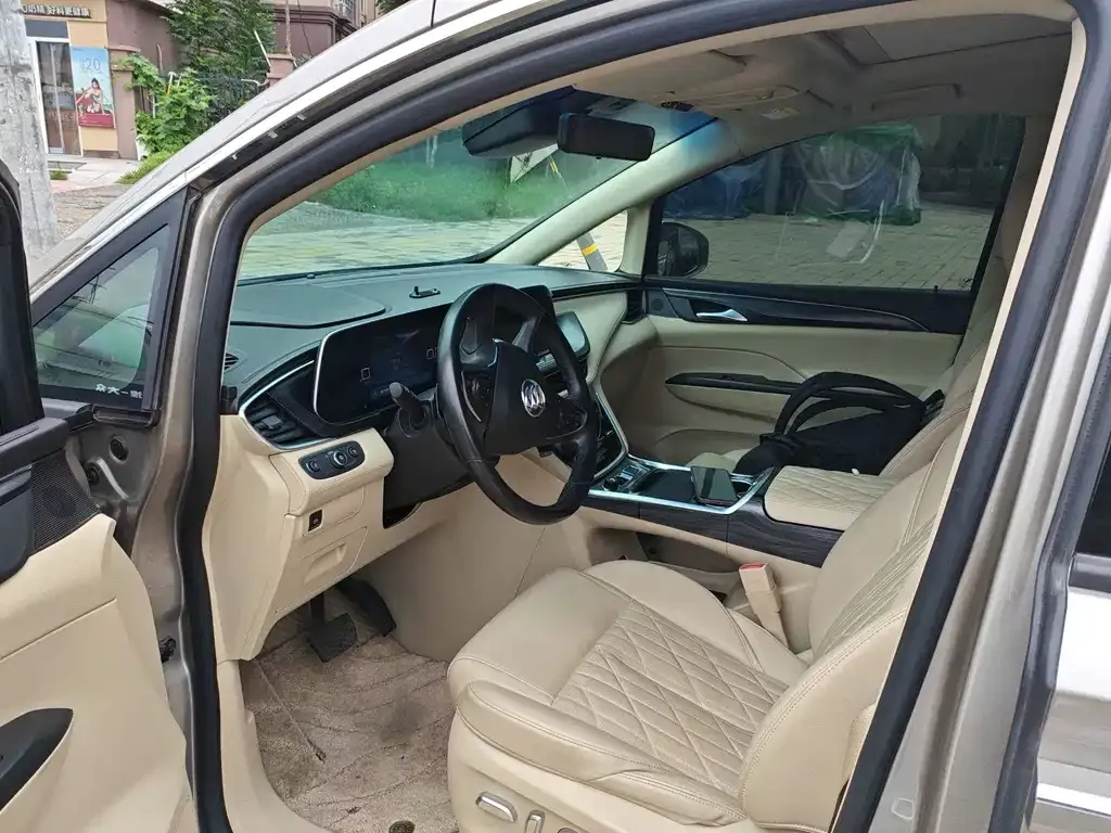 Buick GL8 2023 из CN, фото 2