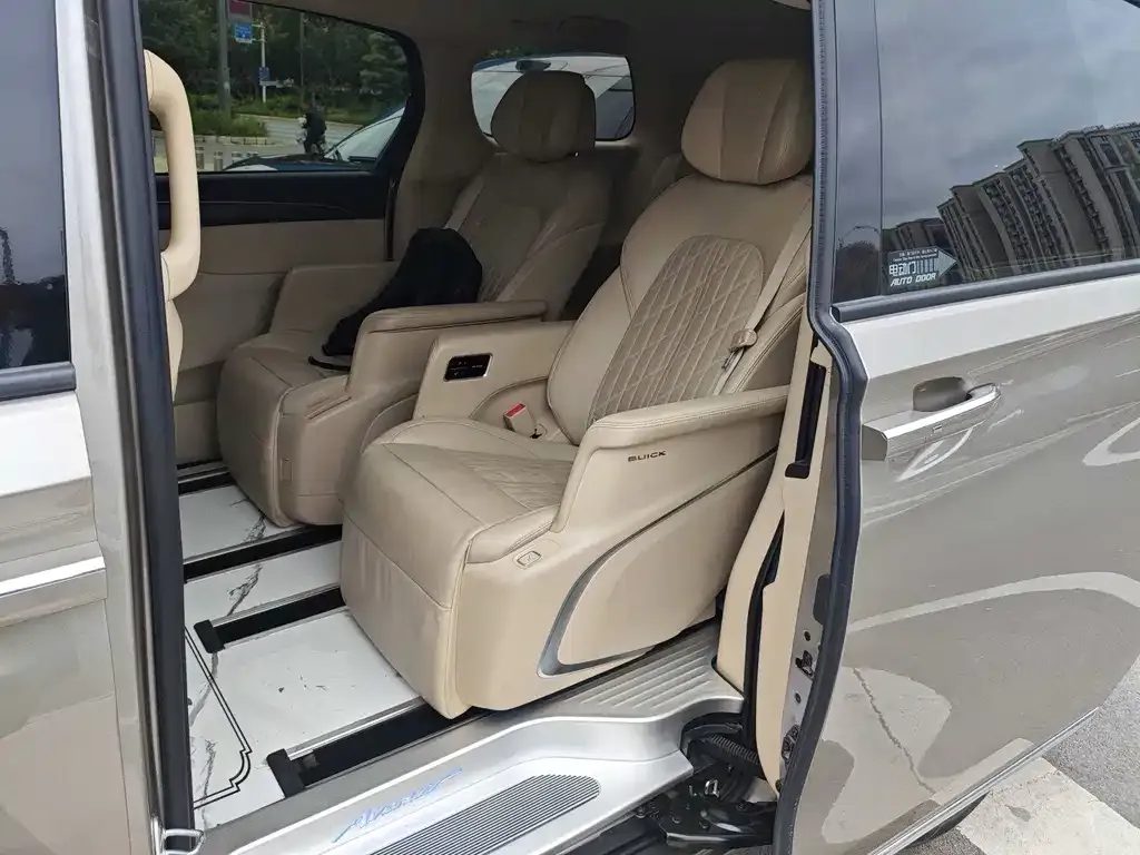 Buick GL8 2023 из CN, фото 5