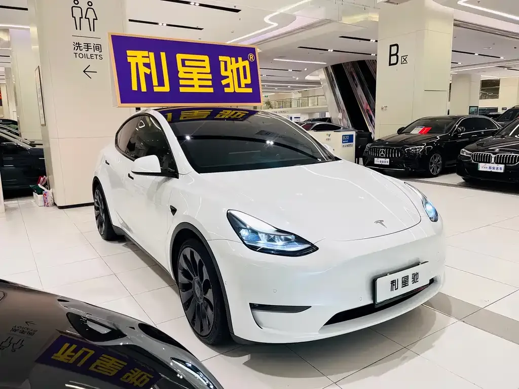 Tesla Model Y 2023 из CN, фото 1