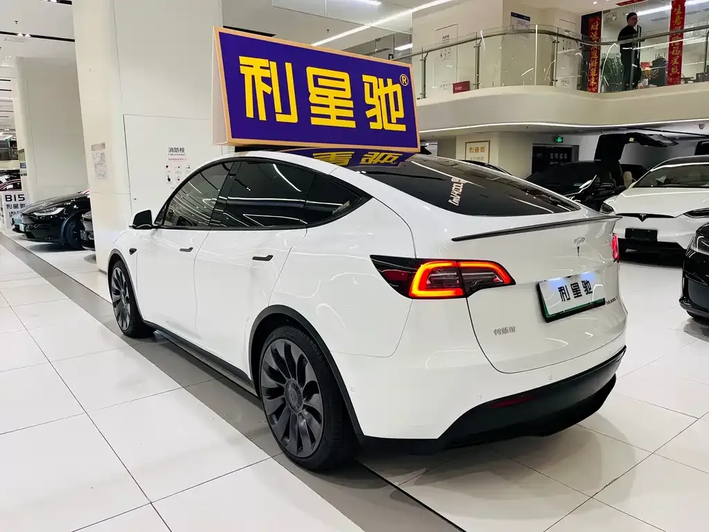 Tesla Model Y 2023 из CN, фото 3