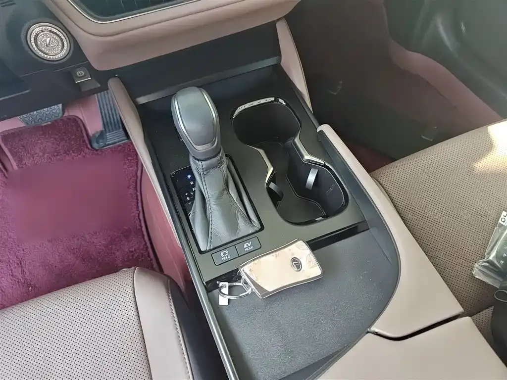 Lexus ES 2025 из CN, фото 7