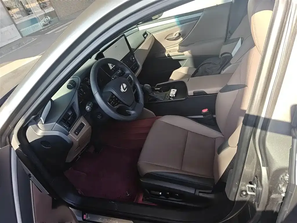 Lexus ES 2025 из CN, фото 8