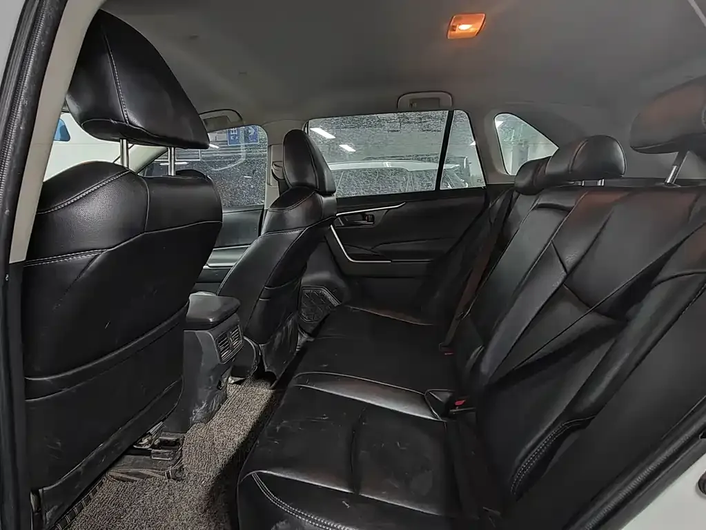 Toyota RAV4 2022 из CN, фото 3