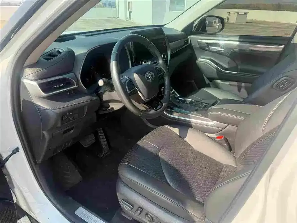 Toyota Highlander — фото 5