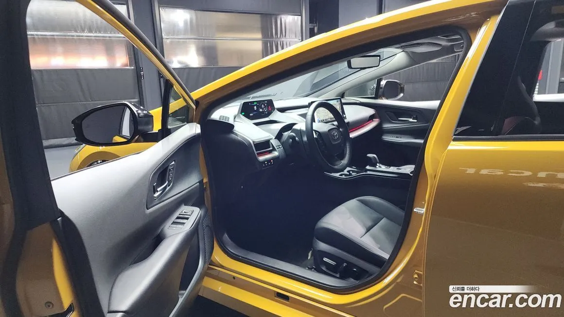 Toyota Prius 2024 из KR, фото 10