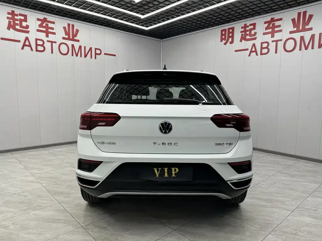 Volkswagen T-Roc — фото 9