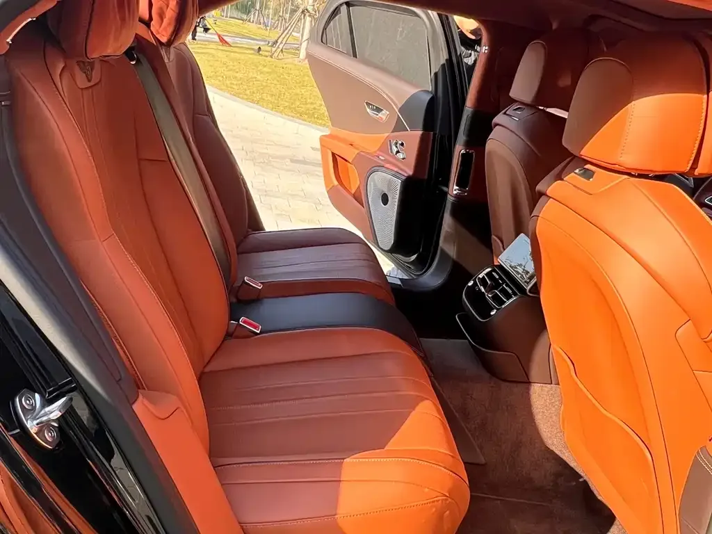 Bentley Flying Spur PHEV 2023 из CN, фото 10