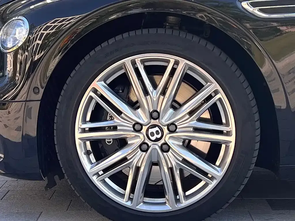 Bentley Flying Spur PHEV 2023 из CN, фото 2