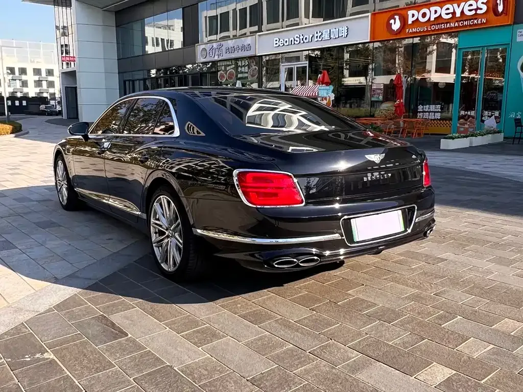 Bentley Flying Spur PHEV 2023 из CN, фото 3