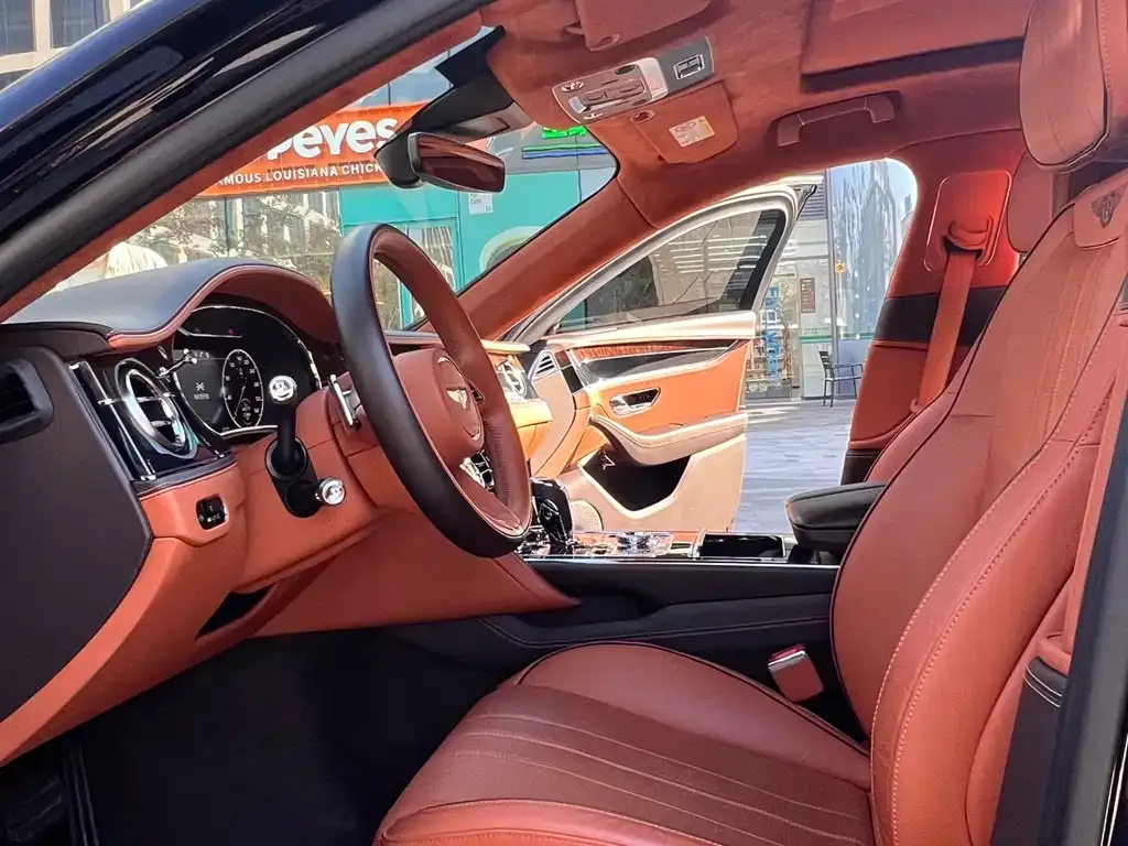 Bentley Flying Spur PHEV 2023 из CN, фото 4