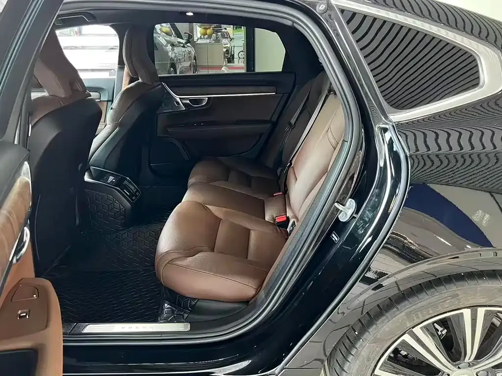 Volvo S90 — фото 9