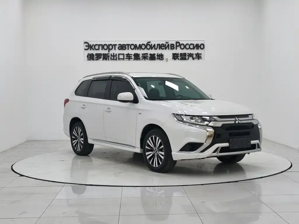 Mitsubishi Outlander 2023 из CN, фото 3