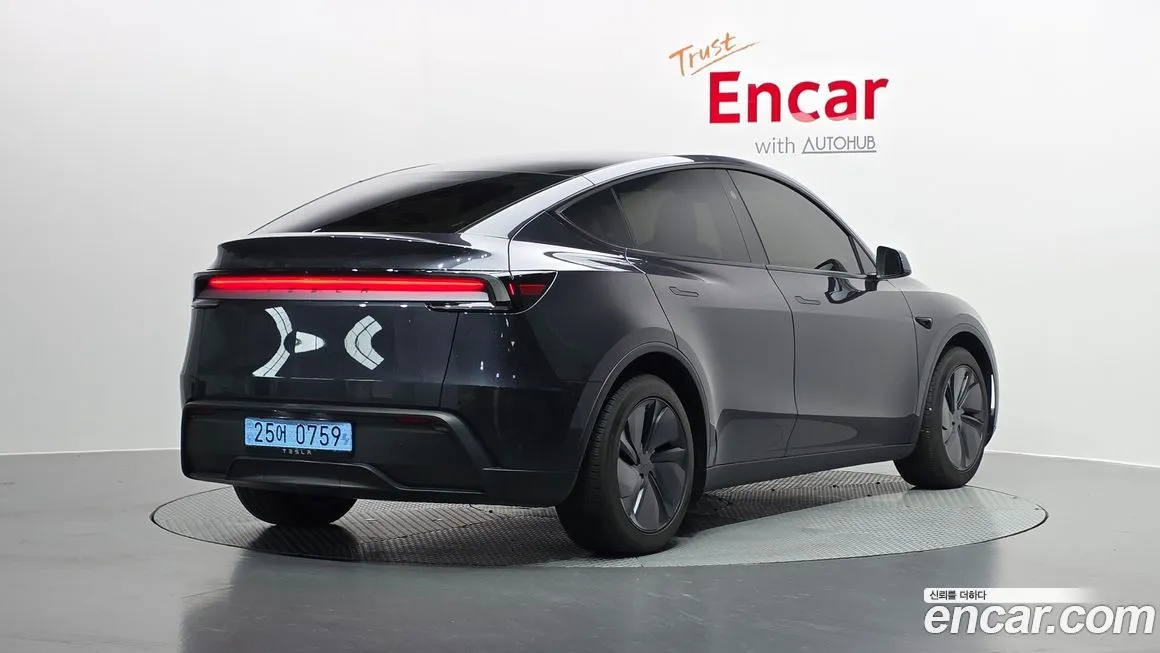 Tesla Model Y 2025 из KR, фото 2
