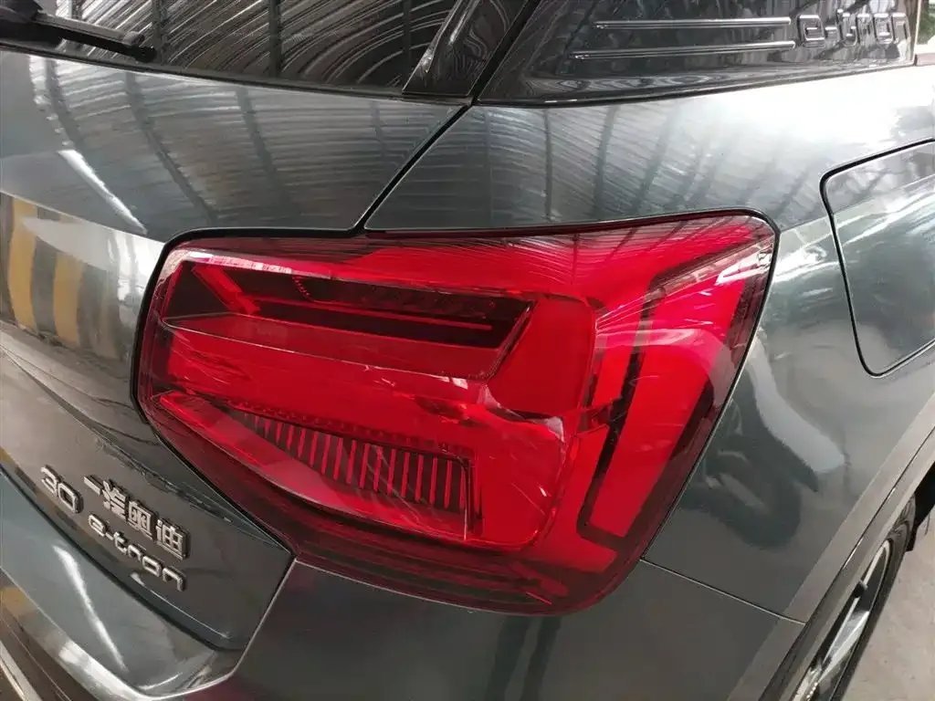 Audi Q2L e-tron 2021 из CN, фото 8