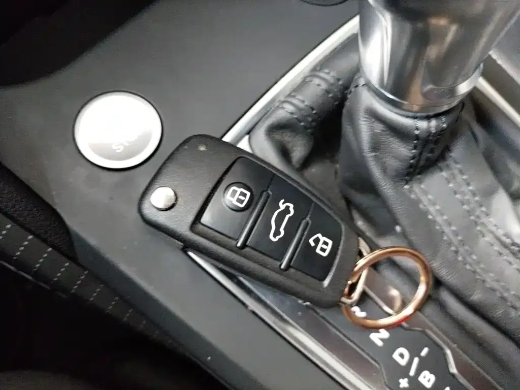 Audi Q2L e-tron 2021 из CN, фото 9