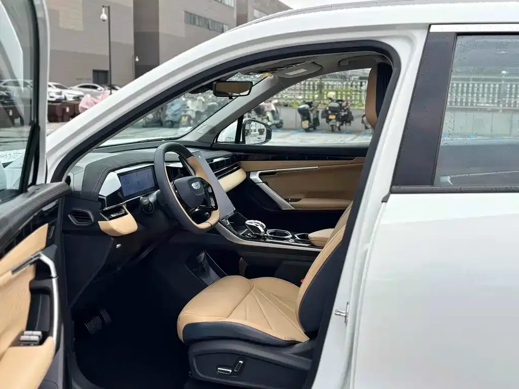 Geely Boyue L 2024 из CN, фото 4