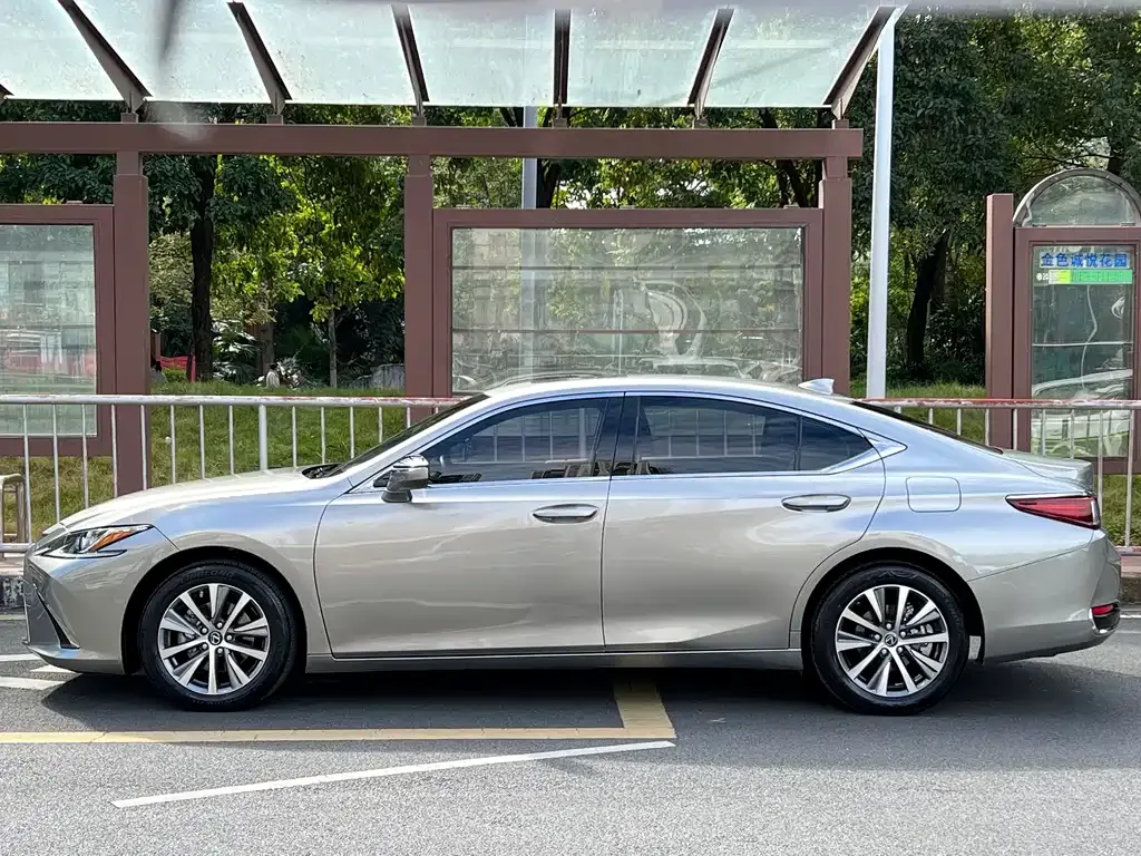 Lexus ES 2021 из CN, фото 7