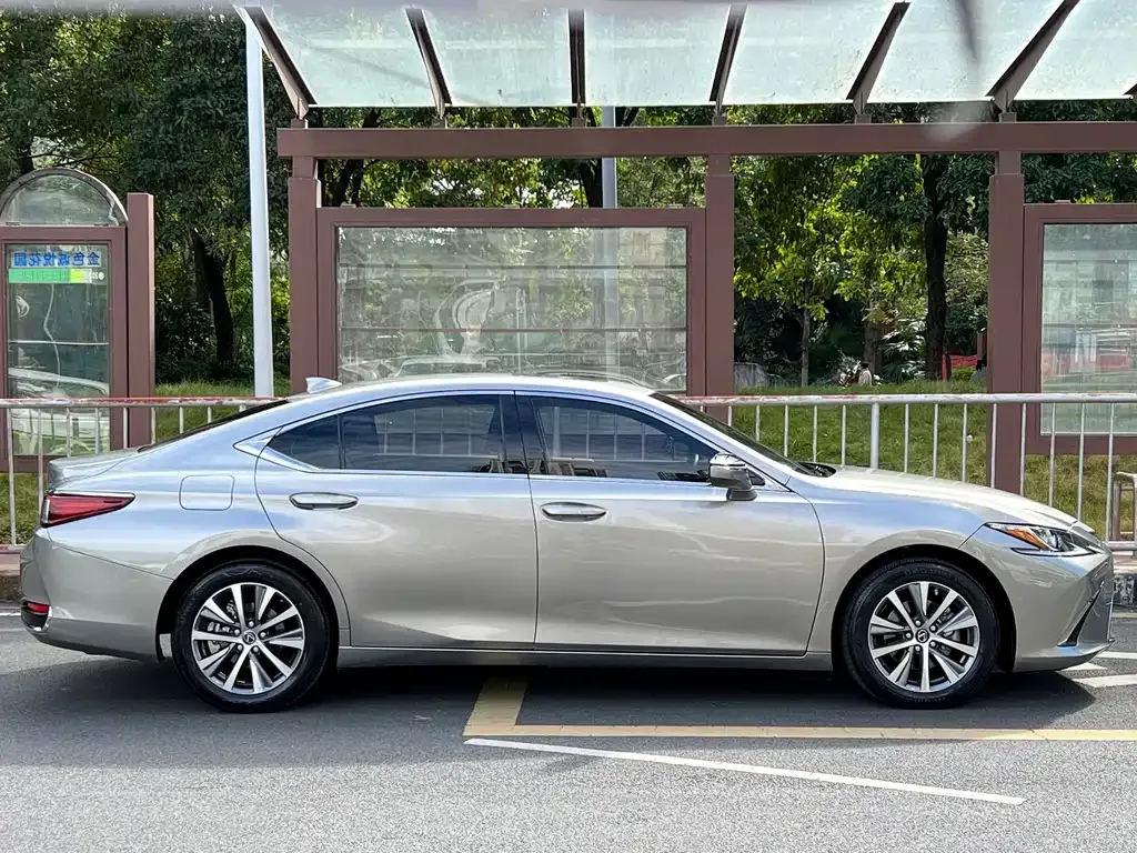 Lexus ES 2021 из CN, фото 9