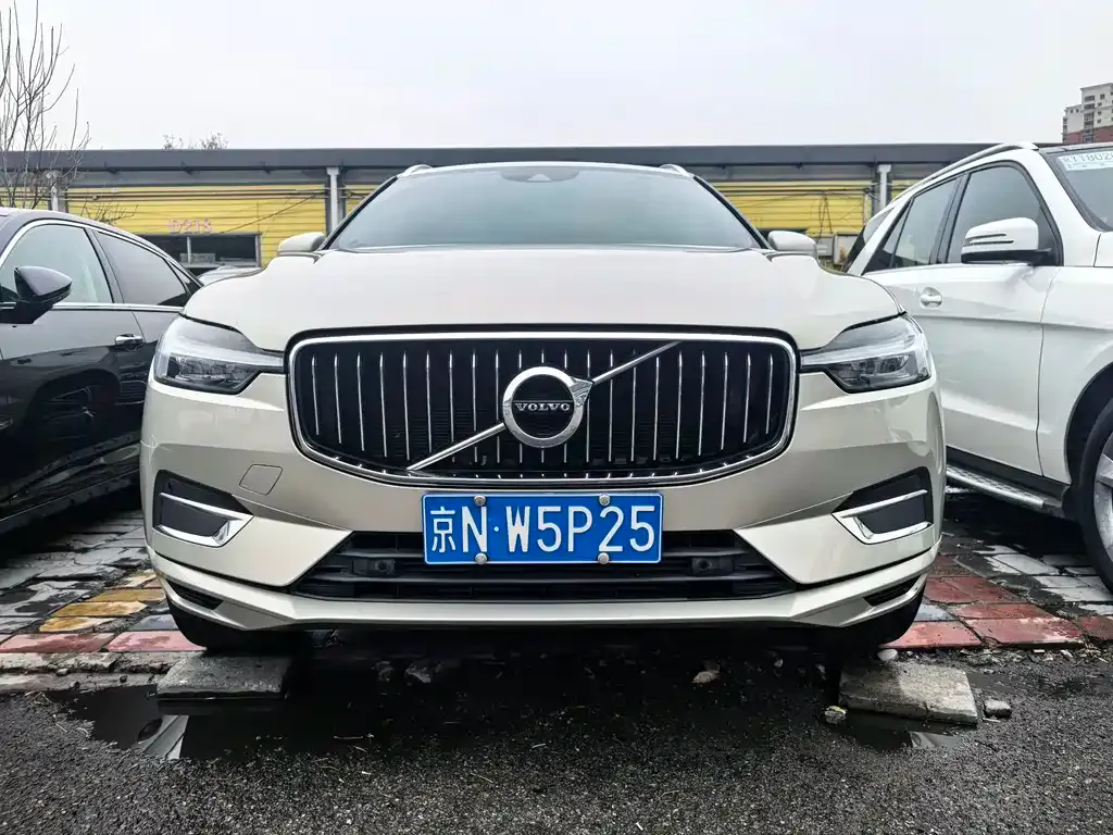 Volvo XC60 — фото 2
