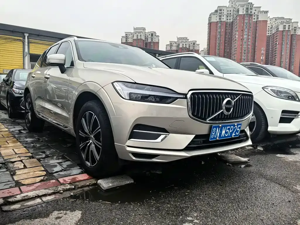 Volvo XC60 — фото 3