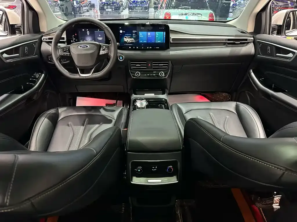 Ford Edge — фото 9