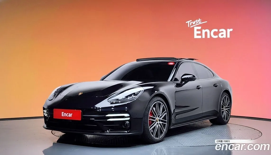 Porsche Panamera — фото 1