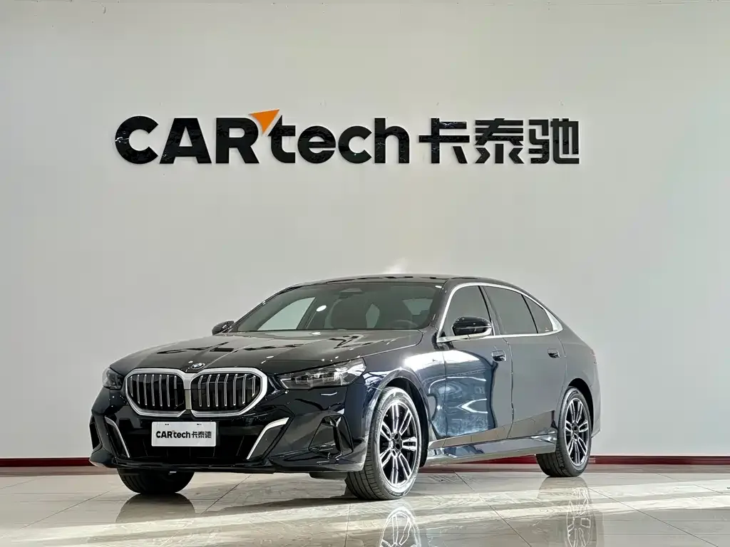 BMW 5 Series 2025 из CN, фото 1