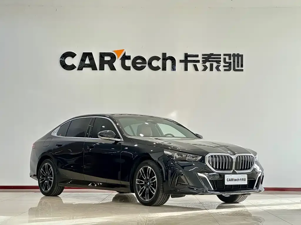 BMW 5 Series 2025 из CN, фото 3