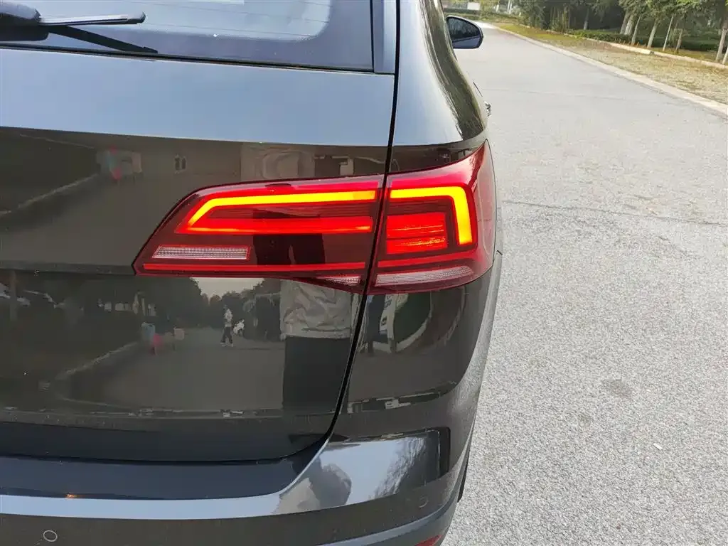 Volkswagen Tharu 2021 из CN, фото 8