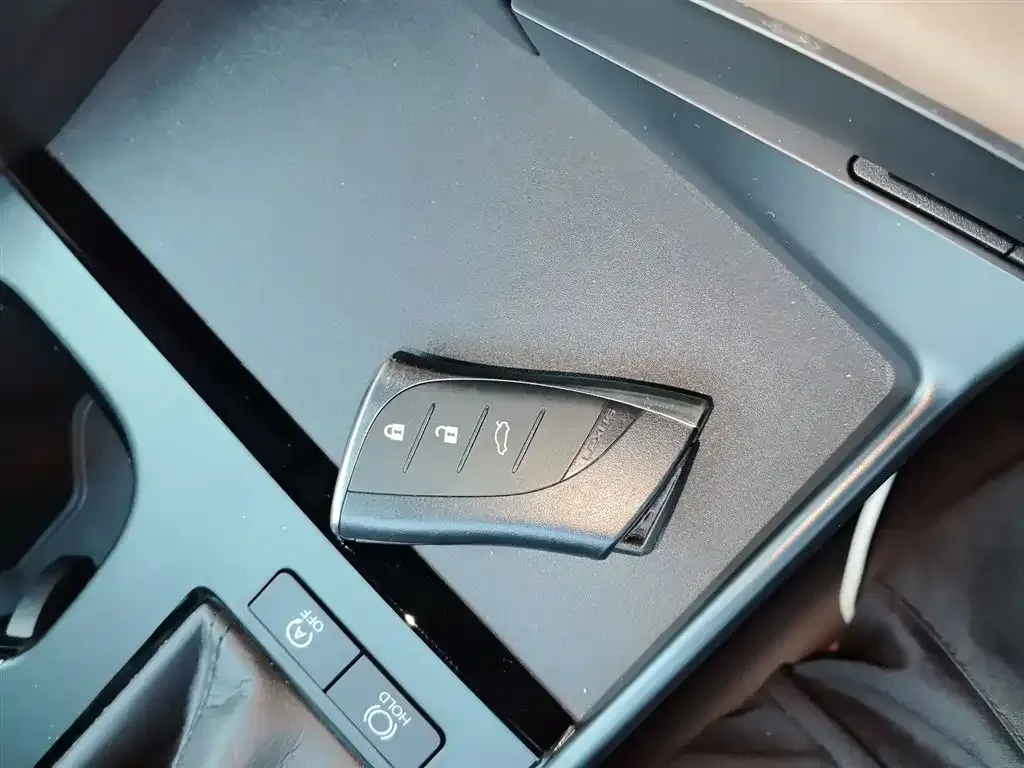 Lexus ES 2024 из CN, фото 9