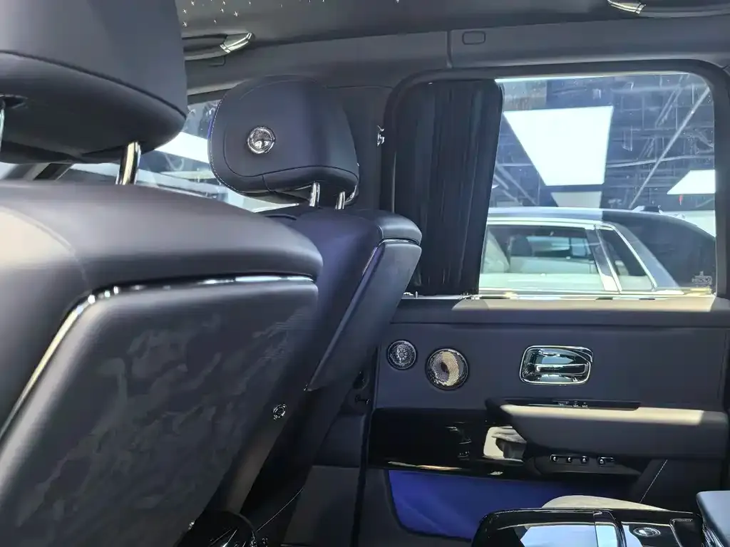 Rolls-Royce Cullinan 2025 из CN, фото 10