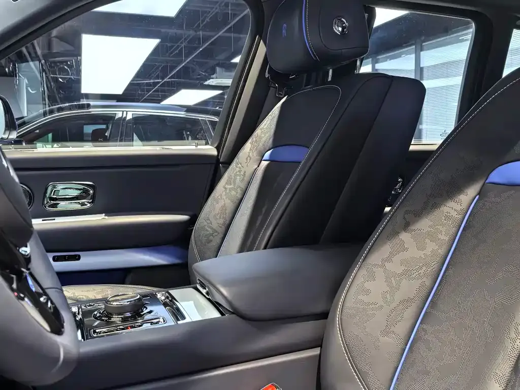 Rolls-Royce Cullinan 2025 из CN, фото 8