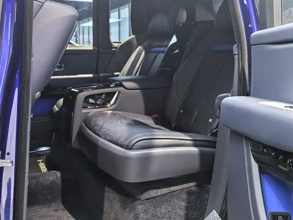 Rolls-Royce Cullinan 2025 из CN, фото 9
