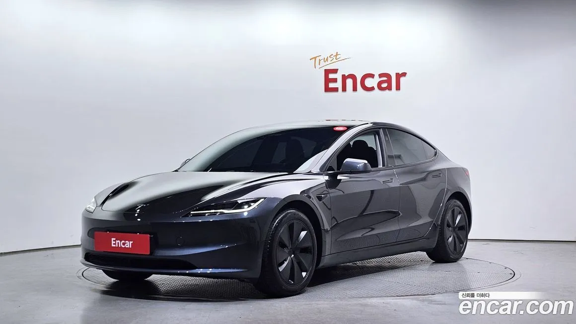 Tesla Model 3 — фото 1