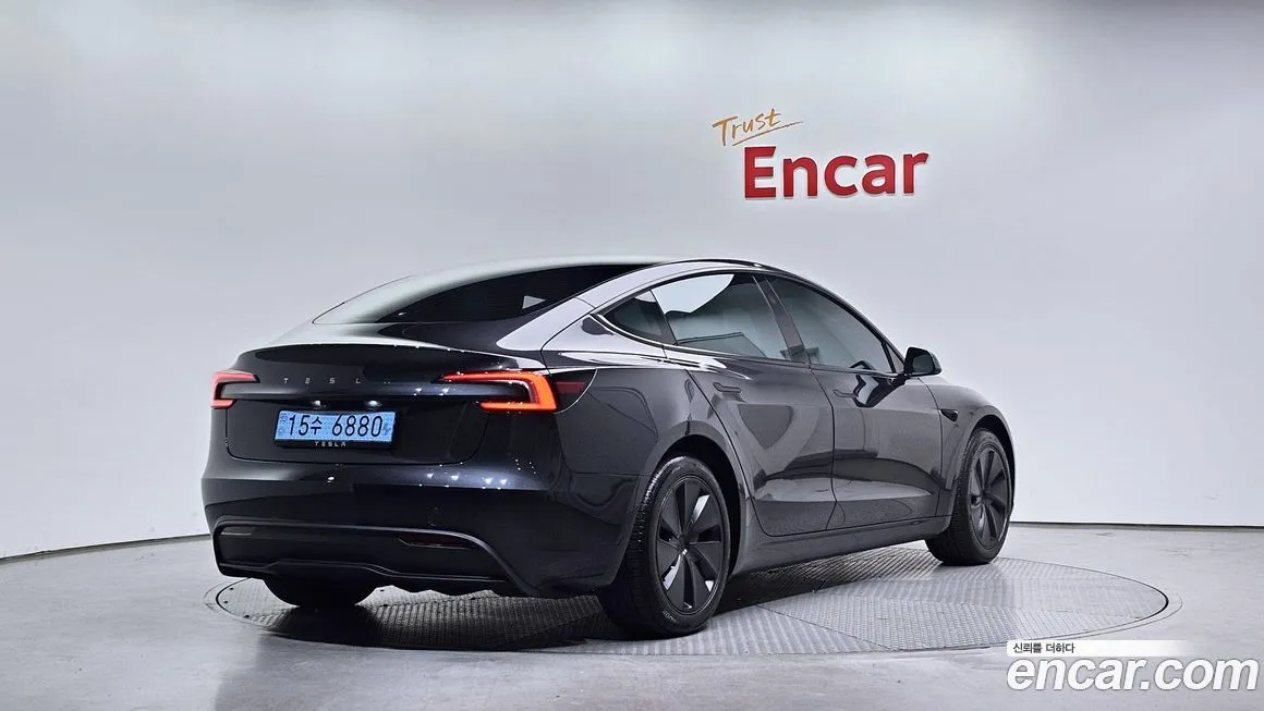 Tesla Model 3 — фото 2