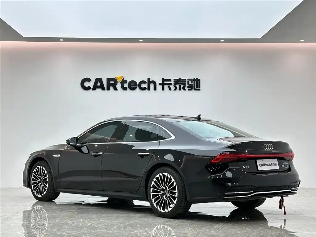 Audi A7L 2024 из CN, фото 3