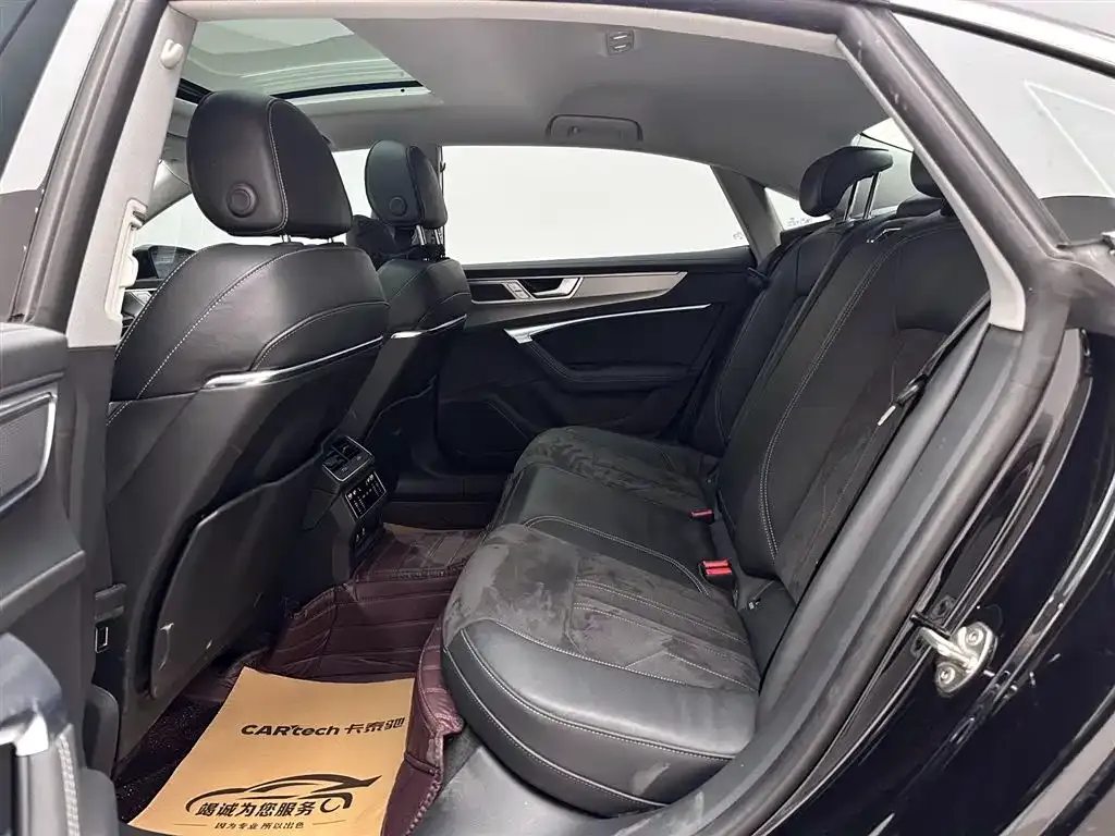 Audi A7L 2024 из CN, фото 9