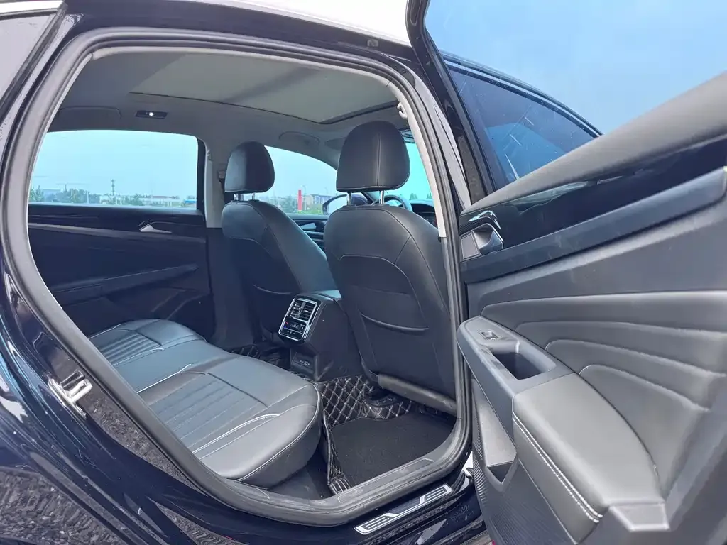 Volkswagen Passat — фото 5