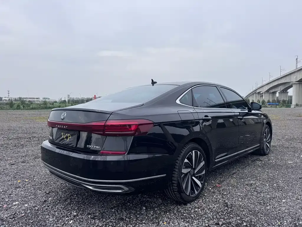 Volkswagen Passat — фото 9