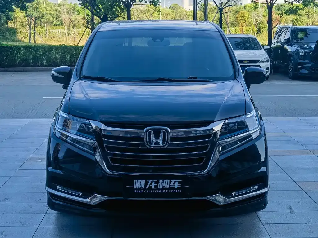 Honda Elysion 2021 из CN, фото 2